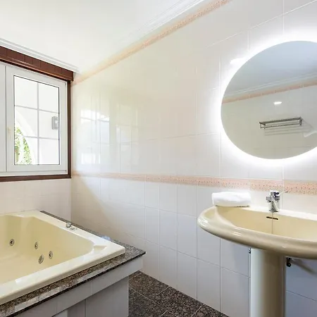 Campo Medas , En Medio De La Naturaleza Con Piscina Privada De Sal Villa Gondomar